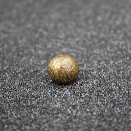 Clou décoratifs Altgold-gefleckt "E" 11mm de diamètres – Image 3