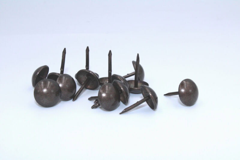 Clous décoratifs effet bronze